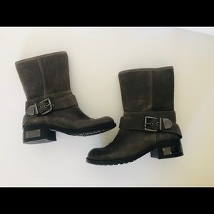 Vince Camuto Wellesley boots size 6.5